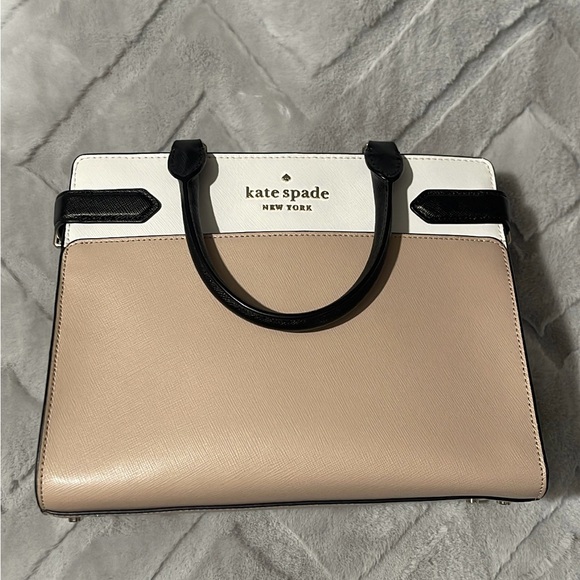 kate spade Handbags - Kate Spade Two-Tone Satchel in Cream and Black